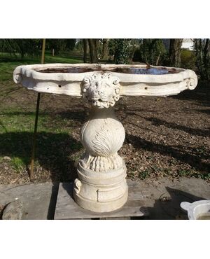 Fontana veneziana - H 122 cm - due moduli - Marmo d'istria - 19° secolo - Venezia