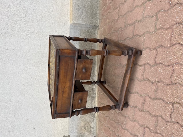 Tavolino da calzolaio ciabattino con cassetti Tavolino da calzolaio ciabattino con cassetti