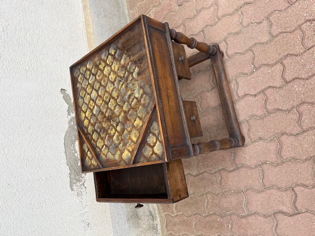 Tavolino da calzolaio ciabattino con cassetti Tavolino da calzolaio ciabattino con cassetti