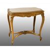 Tavolino antico Napoleone III Francese in legno dorato e intagliato.Periodo XIX secolo.