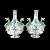 Coppia di fiasche in maiolica con prese a forma di draghi e decoro a raffaellesche e grottesche.Minghetti.Bologna.