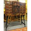 ARM169 - Stipo/ monetiere con tavolo, epoca '700, cm L 135 x H 155 x P 44