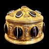 Scatola cofanetto in bronzo con incisioni e applicazioni con motivi a festoni,floreali e rocaille e 14 pietre agate incastonate.Fonderia Susse.Parigi