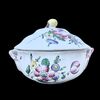 Tazza da ‘puerpera’ in maiolica con coperchio con presa a frutto,manici rocaille e decoro alla rosa.Manifattura Ferretti.Lodi