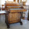 Davemport in radica di noce con meccanismo a molla origine inglese epoca vittoriana