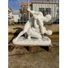 Scultura raffigurante due lottatori in marmo di Carrara - 75 x 38 cm