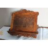 Antico leggio epoca XIX con bellissimi intagli . mis 51 x 41.  H 40 