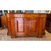 Importante credenza veneta della metà del XVIII secolo , mossa sui fianchi