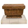 Capitello antico in legno su base plexi - M/173.