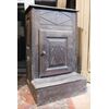 ARM213 - Inghinocchiatoio in legno di noce, misure cm L 62 x H 97 x P 51 