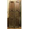 PTI745 - Particolare porta in legno di noce, mossa, misure cm L 80 x H 205 