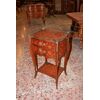 Comodino tavolino francese della seconda metà del 1800 stile Luigi XV in bois de rose