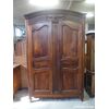 ARMADIO IN NOCE A DUE PORTE CON CORNICE CENTINATA EPOCA PRIMI 800 L154xP62xH294