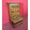 Venetian cherry kneeler