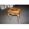 Toilette francese stile Luigi XV in bois de rose con intarsi floreali su fondo Ebano XIX secolo