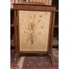 AL313 - Parascintille in legno e stoffa ricamata, epoca '800, misure cm L 66 x H 91 x P 33