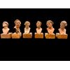 Serie dì 6 teste dì statuine da presepe napoletane in terracotta dipinta con occhi in vetro montate su base lignea.