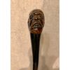 Bastone in legno pezzo unico raffigurante figura maschile araba