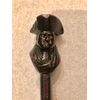 Bastone con pomolo in ebano raffigurante personaggio con cappello.
