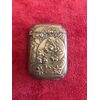 Scatolina portafiammiferi in ottone con motivi floreali e art nouveau.