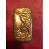 Scatolina portafiammiferi in ottone raffigurante una geisha.Giappone.