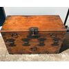 Baule da viaggio in castagno con all’interno 3 cassetti.