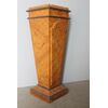Antica colonna XVIII SEC  base laccata dipinta finto marmo . Giallo Siena . Mis h 108 . Base 33 x 33