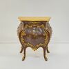 Credenza laccata e dorata, XX secolo, in stile settecentesco