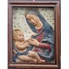 Bassorilievo in stucco policromo raffigurante Madonna con Bambino, Italia Centrale, XV-XVI secolo