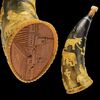 Fiasca da polvere in corno riccamente scolpita e datata 1873