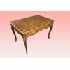Bellissimo tavolo scrittoio francese della prima metà 1800 stile Luigi XV con ricchi intarsi