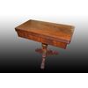 Bellissimo tavolino da gioco francese stile Carlo X in legno di mogano