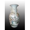 Vaso cinese del 1800 in porcellana bianca decorata con personaggi femminili