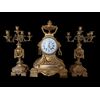 " GARNITURE " COMPOSTA DA OROLOGIO CON CANDELIERI IN BRONZO DORATO 
