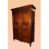 Armadio francese del 1700 stile Provenzale in legno di ciliegio con intagli