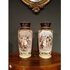 Coppia di vasi francesi in opaline dipinti del 1800 con personaggi