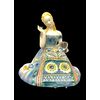 Scultura in terraglia raffigurante figura femminile con cesto di fiori. Manifattura Agostinelli e dal Pra’. Nove di Bassano.