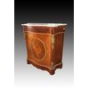 Bellissimo credenza servante Parigino stile Luigi XV con bronzi, intarsi e piano in marmo