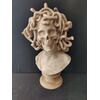 Bellissimo busto a tuttotondo in marmo di Carrara - Medusa con volto di Teschio - H 66 cm