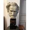 Testa di Giuseppe Verdi in marmo bianco