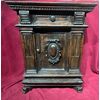 Tuscan / Florentine small sideboard. 16th century period.