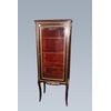 Vetrina francese stile Transizione 1 Porta del 1800 in palissandro con piano in marmo e bronzi