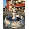 Fontana circolare in marmo