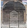 ptn194  grande portone chiodato da restaurare con porta centrale  mis. l max. cm 306 x h 367