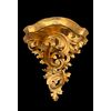 Mensolina angolare in legno intagliato e foglia oro.Firenze.
