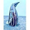 Pinguino in vetro pesante sommerso con inclusioni lattimo in strisce verticali e macchie nere.Manifattura Seguso.Murano.