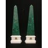 Esclusiva coppia di Obelischi a forma piramidale - Malachite e Carrara - H 71 cm