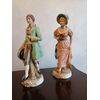 Coppia di statuette in biscuit