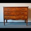 18th century Tuscan chest of drawers in walnut     