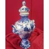 Vaso con tappo in ceramica decorato in blu